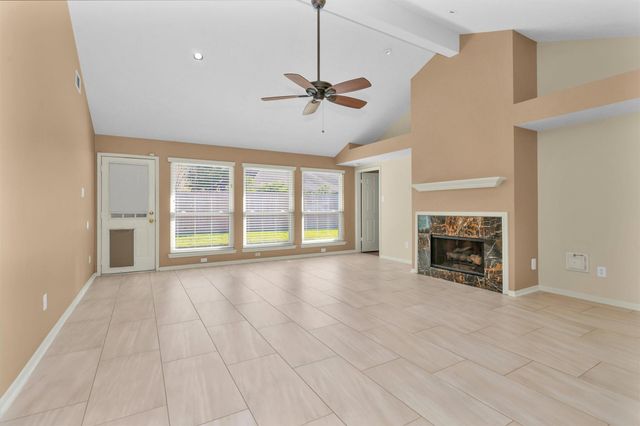 10822 Oak Acres Drive, Houston, TX 77065