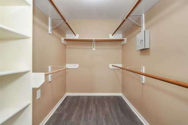 10822 Oak Acres Drive, Houston, TX 77065