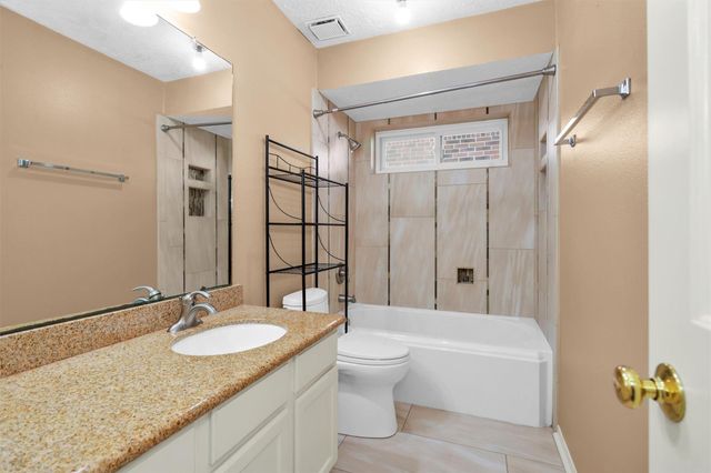 10822 Oak Acres Drive, Houston, TX 77065