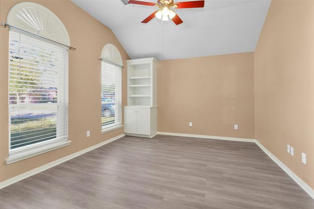 10822 Oak Acres Drive, Houston, TX 77065