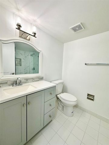 10237 NW 9th St Cir 210-4, Miami, FL 33172