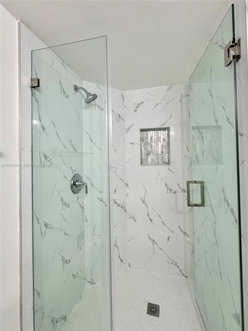 10237 NW 9th St Cir 210-4, Miami, FL 33172