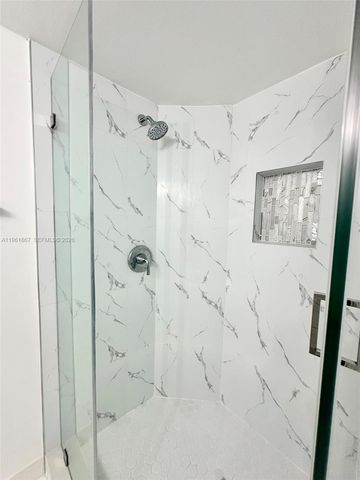 10237 NW 9th St Cir 210-4, Miami, FL 33172