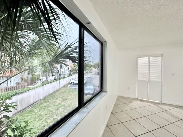 10237 NW 9th St Cir 210-4, Miami, FL 33172