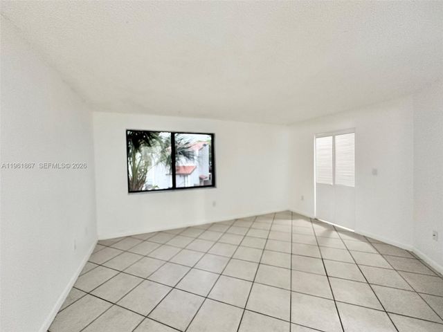 10237 NW 9th St Cir 210-4, Miami, FL 33172