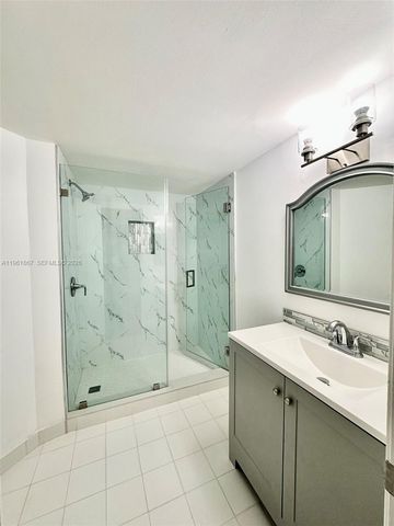 10237 NW 9th St Cir 210-4, Miami, FL 33172