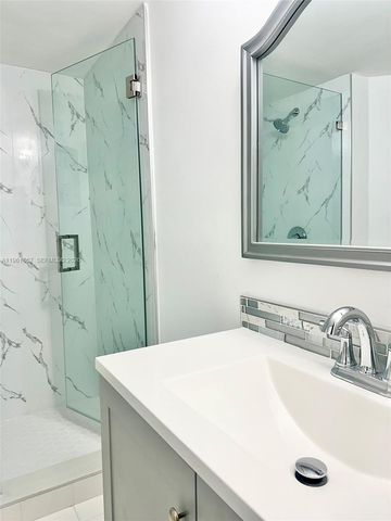 10237 NW 9th St Cir 210-4, Miami, FL 33172