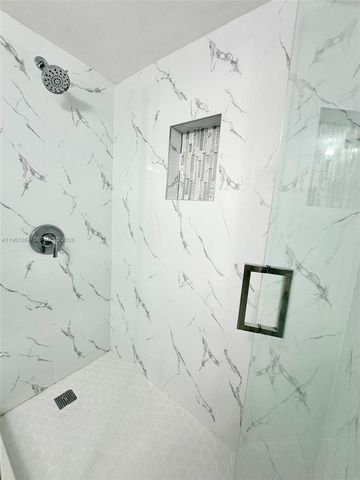 10237 NW 9th St Cir 210-4, Miami, FL 33172