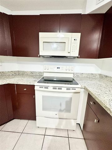 10237 NW 9th St Cir 210-4, Miami, FL 33172