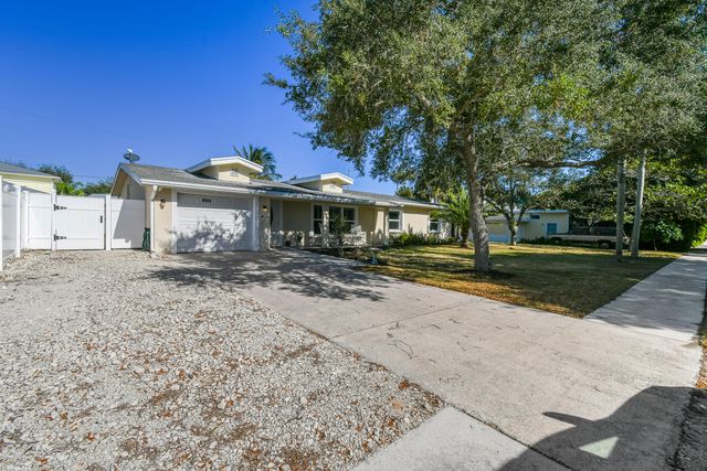 8963 SE Ceres Street, Hobe Sound, FL 33455