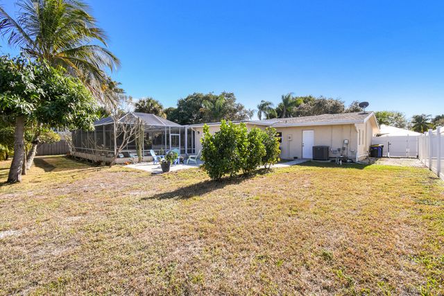 8963 SE Ceres Street, Hobe Sound, FL 33455