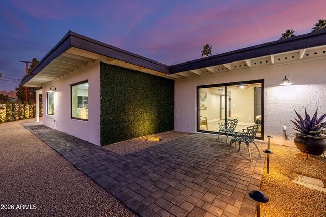 6 E PIPING ROCK Road, Phoenix, AZ 85022