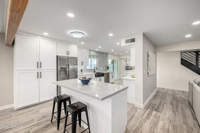 6 E PIPING ROCK Road, Phoenix, AZ 85022
