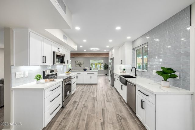 6 E PIPING ROCK Road, Phoenix, AZ 85022