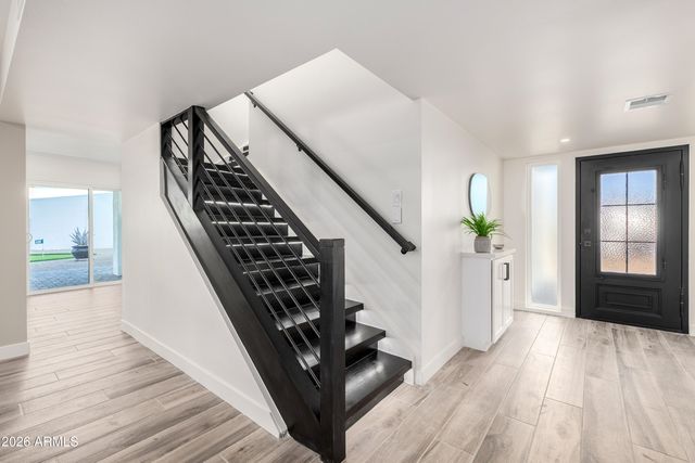 6 E PIPING ROCK Road, Phoenix, AZ 85022