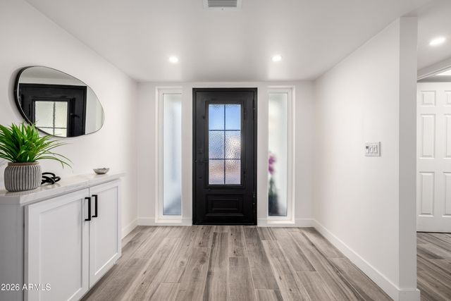6 E PIPING ROCK Road, Phoenix, AZ 85022