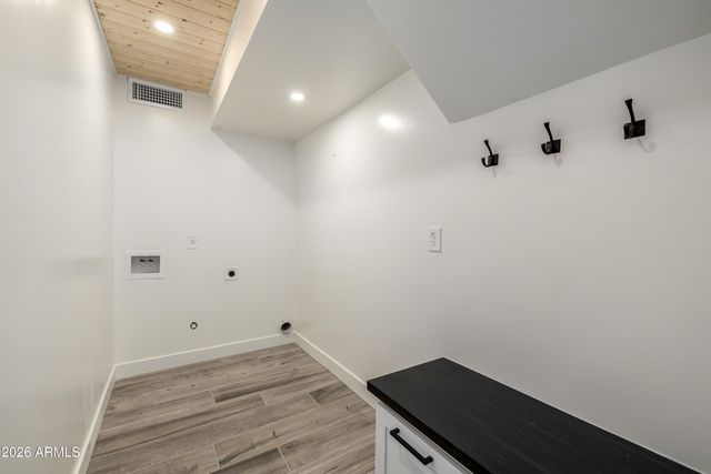 6 E PIPING ROCK Road, Phoenix, AZ 85022