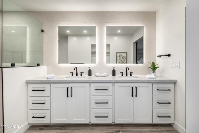 6 E PIPING ROCK Road, Phoenix, AZ 85022