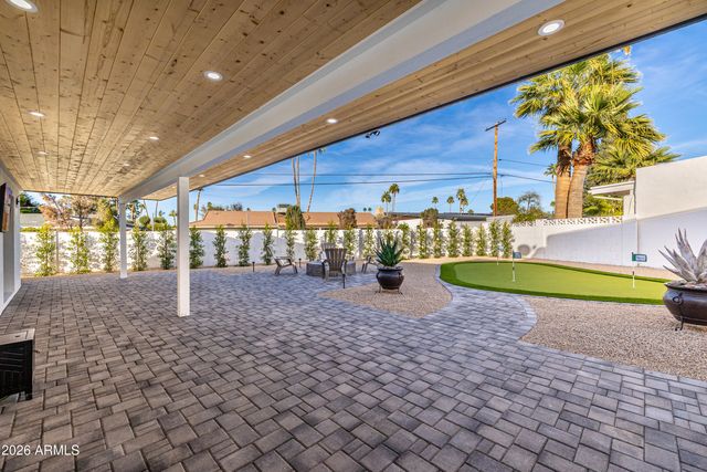 6 E PIPING ROCK Road, Phoenix, AZ 85022