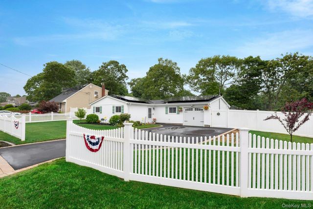 75 Presford Drive, Shirley, NY 11967