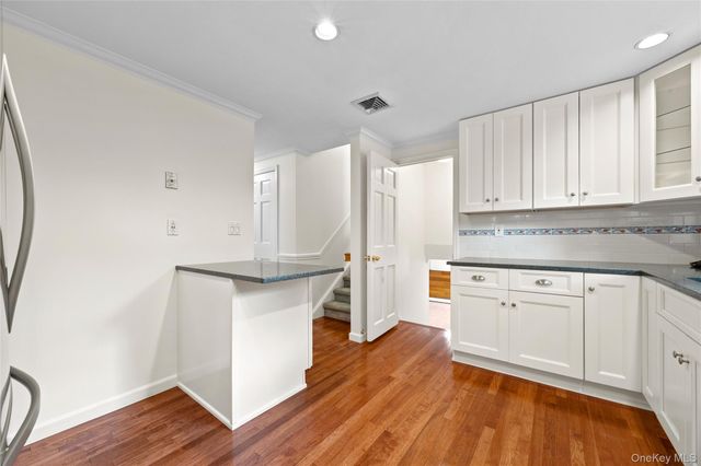 6 Hillside Terrace, Mahopac, NY 10541