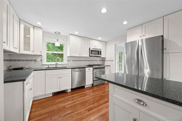6 Hillside Terrace, Mahopac, NY 10541