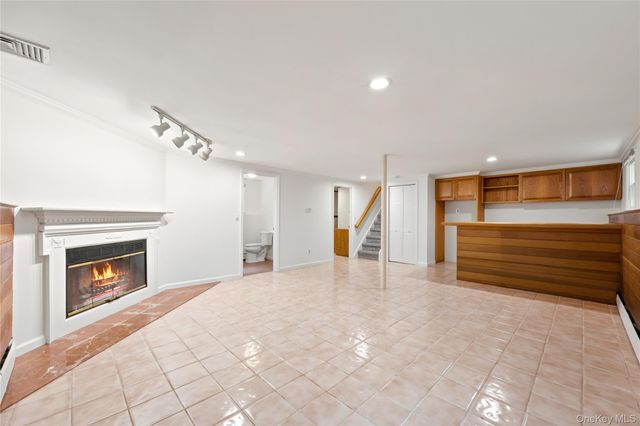 6 Hillside Terrace, Mahopac, NY 10541