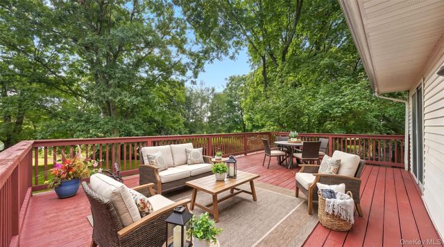 6 Hillside Terrace, Mahopac, NY 10541