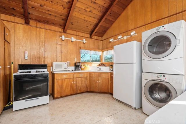 39118 Lake Drive, Bass Lake, CA 93604