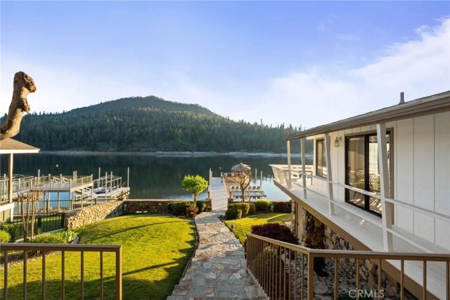 39118 Lake Drive, Bass Lake, CA 93604