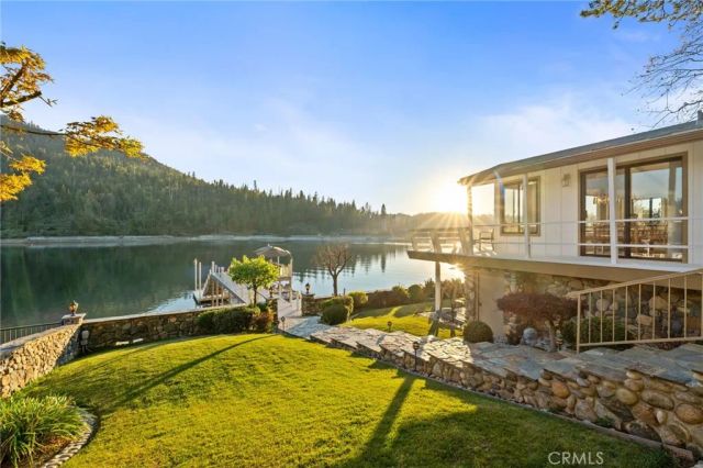 39118 Lake Drive, Bass Lake, CA 93604