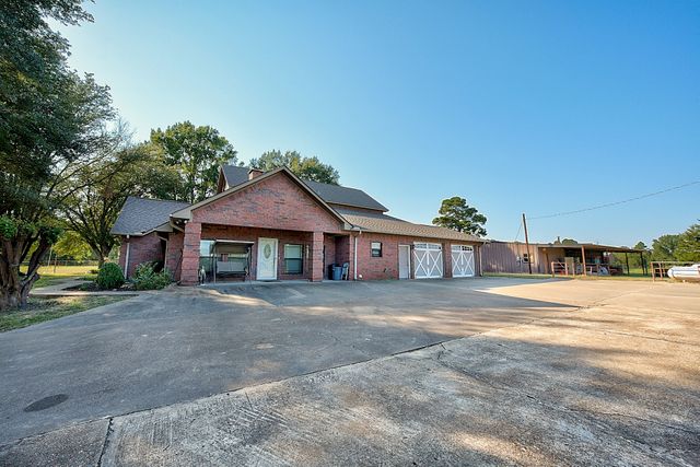 2517 CR 2110, Hooks, TX 75561