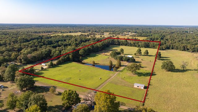 2517 CR 2110, Hooks, TX 75561