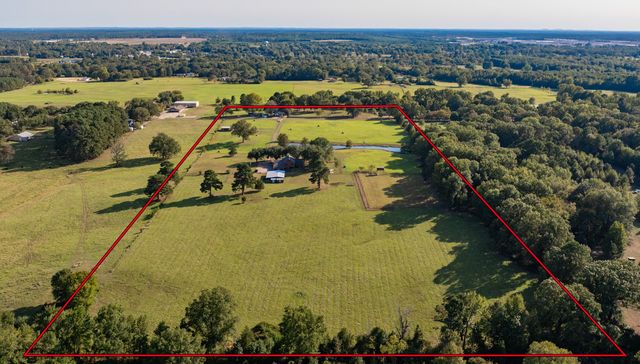 2517 CR 2110, Hooks, TX 75561