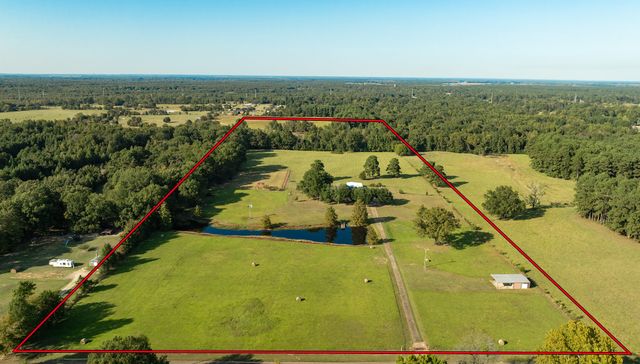 2517 CR 2110, Hooks, TX 75561