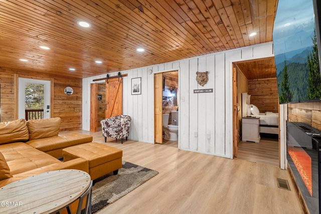 3009 Crestview Court, Sevierville, TN 37862