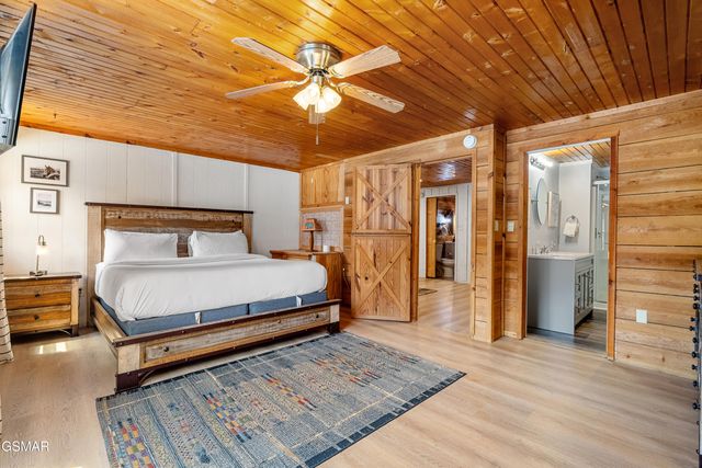 3009 Crestview Court, Sevierville, TN 37862