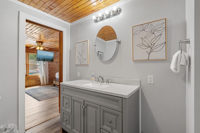 3009 Crestview Court, Sevierville, TN 37862