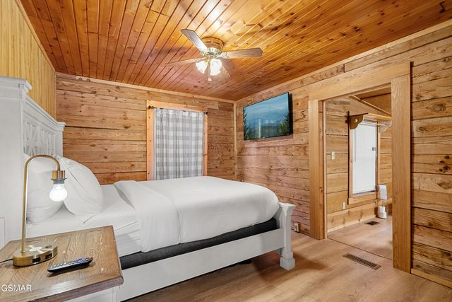 3009 Crestview Court, Sevierville, TN 37862