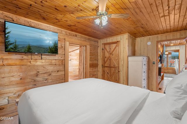 3009 Crestview Court, Sevierville, TN 37862