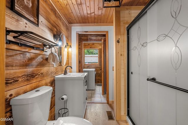 3009 Crestview Court, Sevierville, TN 37862