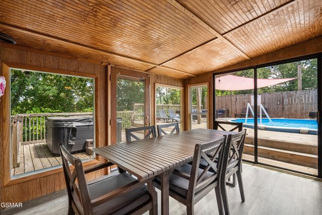 3009 Crestview Court, Sevierville, TN 37862