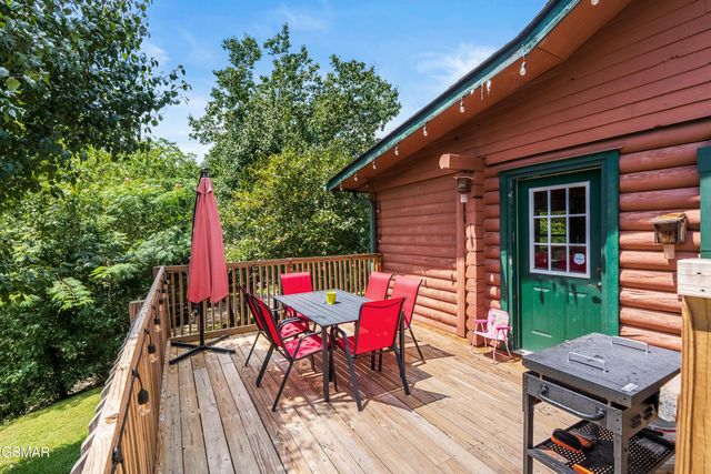 3009 Crestview Court, Sevierville, TN 37862