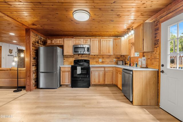 3009 Crestview Court, Sevierville, TN 37862