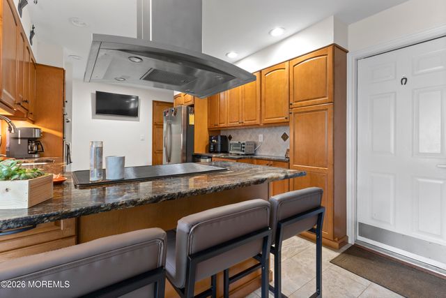 21 Cameron Court, Freehold, NJ 07728