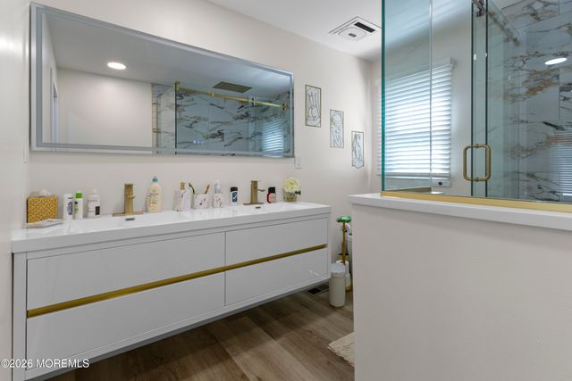 21 Cameron Court, Freehold, NJ 07728