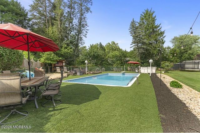 21 Cameron Court, Freehold, NJ 07728