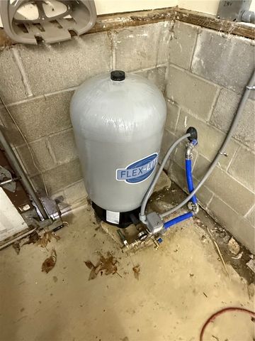 275 Old Scales Rd, South Franklin, PA 15301