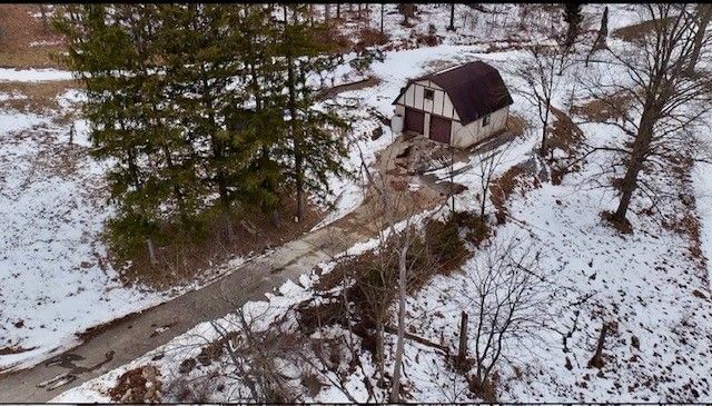 275 Old Scales Rd, South Franklin, PA 15301