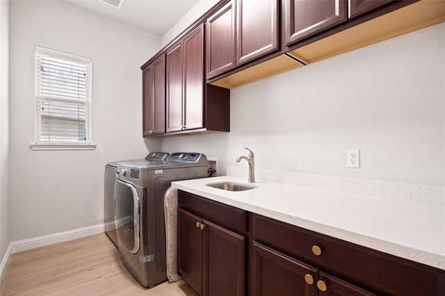 9612 Eden Ridge Lane, Pearland, TX 77584